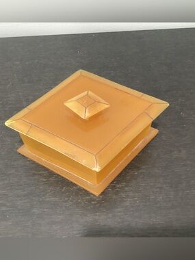 Ant. Or Vtg.? Amber/orangey Art-Deco celluoid/bakelite trinket boudoir box